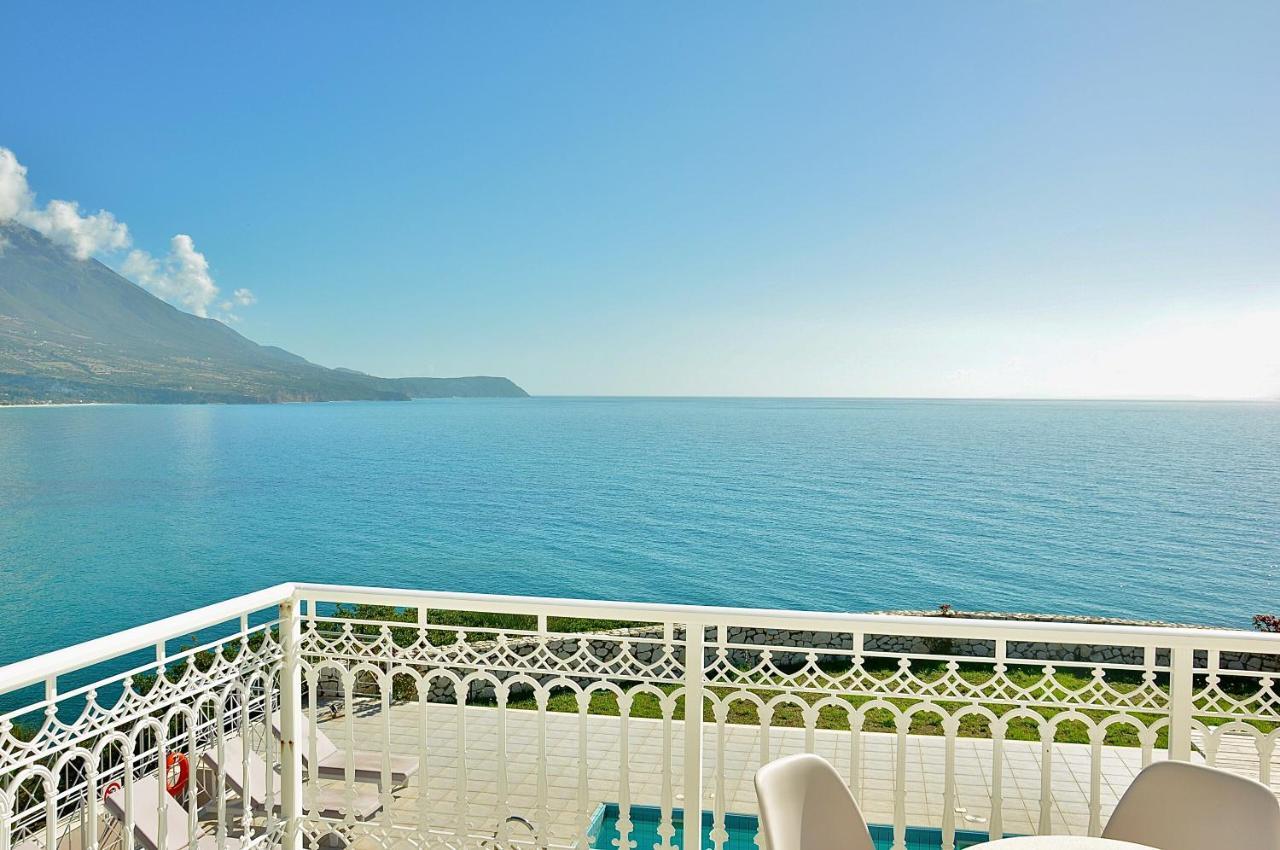 Seafront Villa Kefaloniaprivatevillas トラペザキ エクステリア 写真